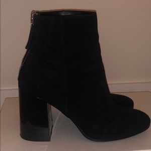 Suede little black bootie ❤️